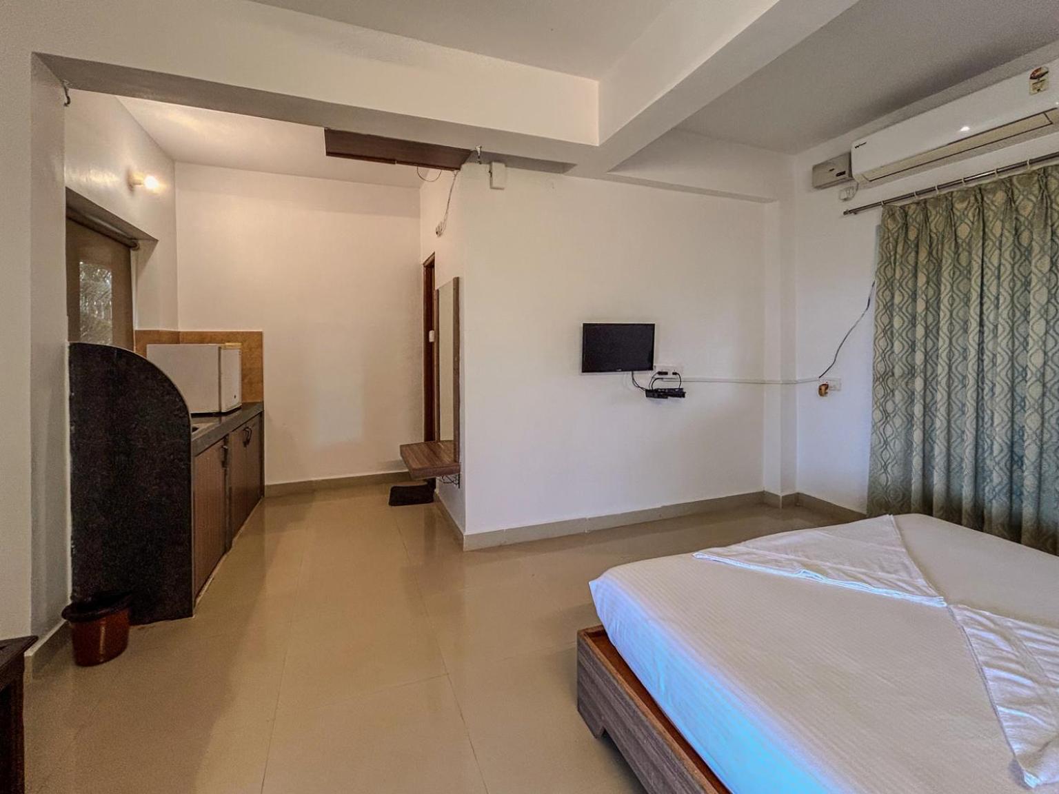 La Costa Residency Hotel Andzsuna Kültér fotó